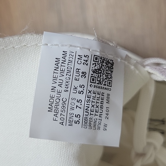 Converse High top Brand new platform in the box no lid. - Picture 13 of 15